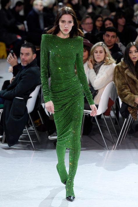 Mode Ulzzang, Collection Couture, Color Trends Fashion, Women Fashion Edgy, Alexandre Vauthier, Green With Envy, Looks Style, Couture Collection, Looks Vintage