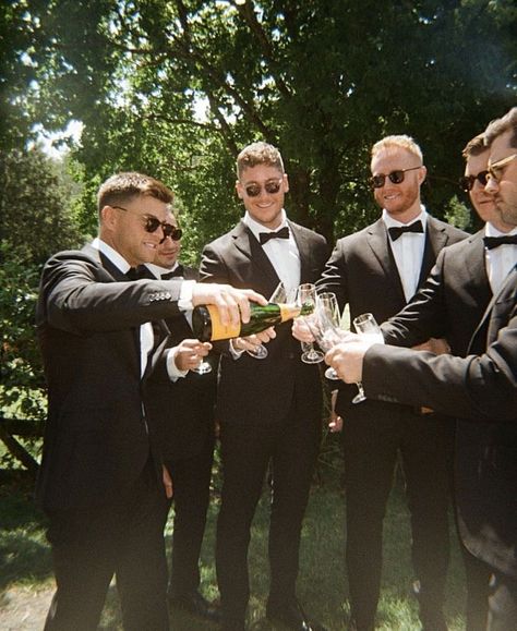 Groom With Family Photo Ideas, First Look Wedding Photos Groomsmen, Wedding Pictures Groomsmen, Wedding Photos Documentary Style, Groomsman Photo Ideas, Wedding Groomsmen Photos, Small Wedding Party Photos, Groomsmen Photoshoot, Kirby Wedding