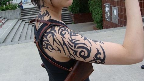 Cosplay Black lagoon - Revy Two Hands Tattoo, Cowboy Bebop Tattoo, Revy Black Lagoon, Girl Shoulder Tattoos, Images Of, Nice Images, Rune Tattoo, Art And, Sweet Tattoos