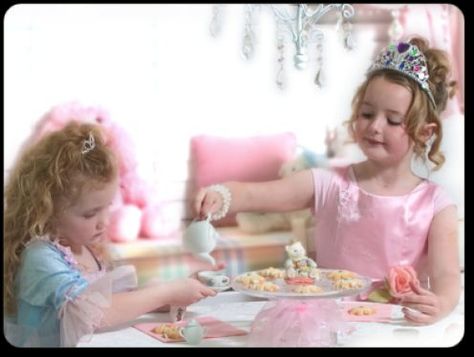 Tea parties can be a fun way to celebrate a girl’s birthday, or even a fun way to spend a play date. You can purchase a reusable tea set for these parties if you don’t already have one. I remember having tea parties at my grandma’s house as... Tea Party Scavenger Hunt, Party Games For Girls, Tea Party Activities, Party Games Ideas, Diy Tea Party, Tea Party Games, Girls Party Games, Par Tea, Kids Tea Party