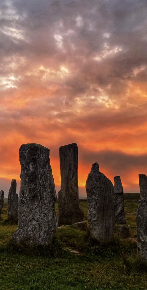 Scotland Forest Aesthetic, Medieval Scottish Aesthetic, Medieval Scotland Aesthetic, Scottish Romance Aesthetic, Scotland Highlands Photography, Scotland Aesthetic Highland, Scotland Aesthetic Wallpaper, Scottish Ruins, Scottish Highlands Aesthetic