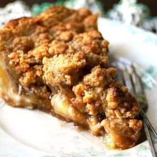 Easy Dutch Apple Pie recipe that's just like grandma's! Thick, sweet crumble tops tender, tangy apples. #pie #recipe #apples #easy #dutch #grandmas #best #crumble #homemade Easy Dutch Apple Pie, Caramel Apple Pie Recipes, Crumb Topping Recipe, Fall Desserts Apple, Dutch Apple Pie Recipe, Dutch Apple Pie, Apple Turnovers, Best Apple Pie, Dutch Apple