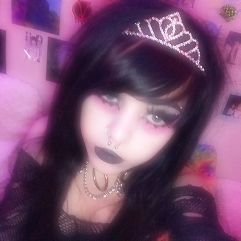 Scene Tiara, 2000s Scene Makeup, Scene Queen Makeup, 2000s Scene Fashion, Scene Girl Aesthetic, 2000s Myspace, Myspace Aesthetic, Myspace Scene, Myspace Emo