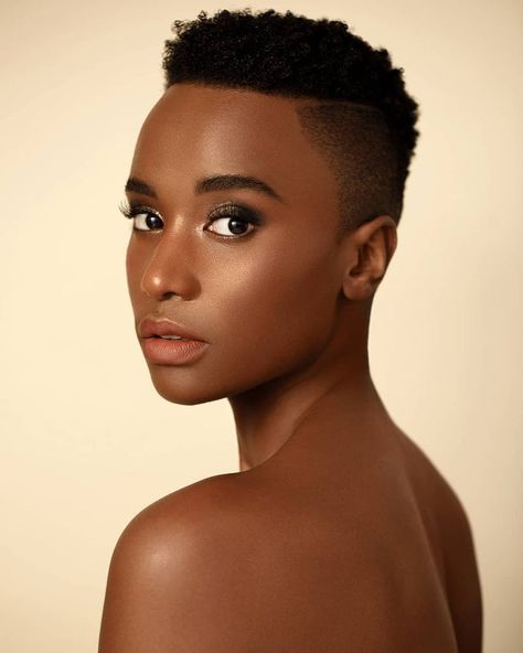 10 Times Miss Universe Zozibini Tunzi Was Beauty Goals - Essence Short Afro Hairstyles, Short Natural Haircuts, Short Hair Designs, Short Black Hair, Tapered Natural Hair, Natural Hair Cuts, Natural Hair Short Cuts, Short Afro, Natural Afro Hairstyles