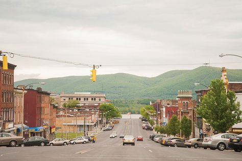 Newburgh evokes a feeling of déjà vu—as well as one of vast potential. Anyone familiar with its history knows that it is capable of great highs and deep lows. Although Newburgh ranks as New York State’s most crime-ridden city, with a quarter of its population below the poverty line, its spectacular architecture and intact urban … Newburgh New York, Newburgh Ny, Valley City, Hudson River Valley, Sustainable Building, Architecture Magazine, The Berkshires, Places In America, Dream Beach