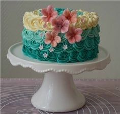 Moana Smash Cake, Tortas Buttercream, Moana Cupcakes, Rosettes Cake, Buttercream Rosette Cake, Rose Swirl Cake, Rosette Cakes, World Baking Day, Blueberry Mousse