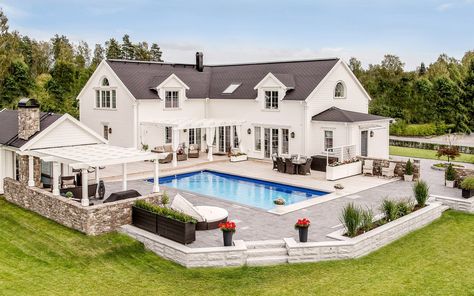 New England Hus, Home Fashion, New England, Dream House, Villa, England, Pool, Exterior, House Styles