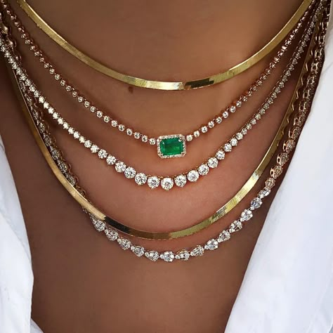 Jewelry Stack, Necklace With Beads, Neck Pieces Jewelry, Diamond Tennis Necklace, Expensive Jewelry Luxury, Stacked Necklaces, Diamond Jewelry Designs, Necklace Layering, Jewelry Fashion Trends