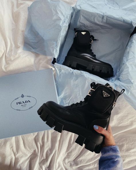 Prada Combat Boots Outfit, Prada Boots Outfit, Prada Shoes Outfit, Prada Shoes Women, Marfa Prada, Prada Combat Boots, Cute Combat Boots, Lv Boots, Combat Boot Outfit