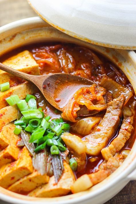 Kimchi Jigae Recipe Pork, Kimchi Jigae Recipe, Kimchi Stew Recipe, Korean Comfort Food, Kimchi Stew, Korean Soup, Asian Meals, Korean Noodles, Asian Recipe