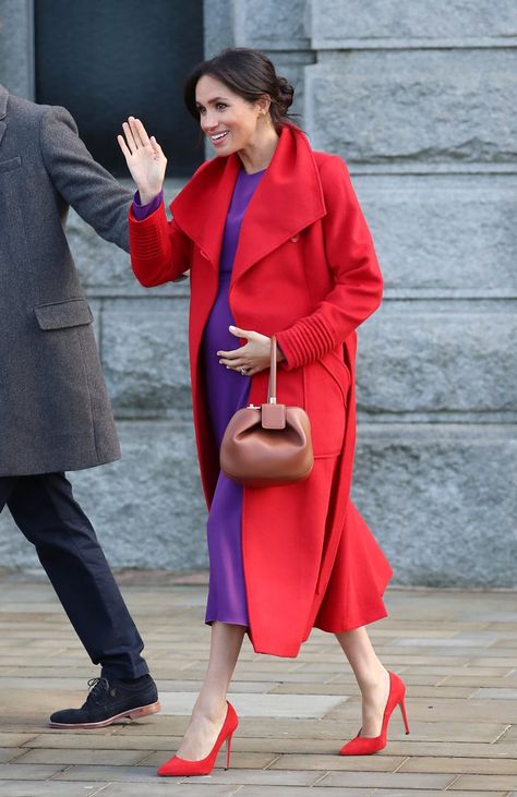 Prepare to Fall in Love With Each and Every Single One of Meghan Markle’s Winter Outfits Estilo Meghan Markle, Prins Harry, Colour Combinations Fashion, Meghan Markle Style, Color Blocking Outfits, Fashion Leaders, Color Combinations For Clothes, Estilo Real, Pregnancy Looks