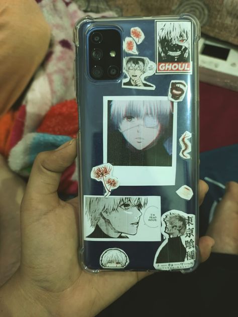 Diy aesthetic phone case - anime tokyo ghoul Anime Phone Cover Ideas, Anime Phone Cases Diy, Mobile Case Diy, Clear Phone Case Ideas, Room Inspo Decor, Phone Cover Stickers, Telephone Cases, Clear Phone Case Design, Aesthetic Case