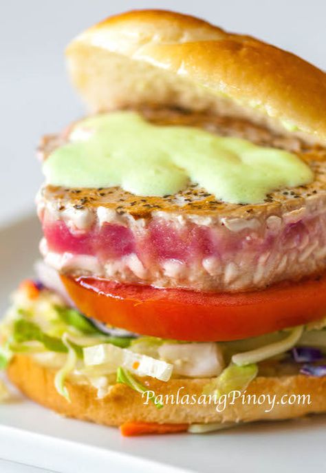 If you love tuna, Ahi Tuna Sandwich with Wasabi Mayonnaise will interest you. Ahi Tuna Recipes, Ahi Tuna Sandwich, Tuna Sliders, Tuna Sandwich Recipes, Ahi Tuna Recipe, Panlasang Pinoy Recipe, Tuna Dishes, Ahi Tuna Steak, Pinoy Recipe