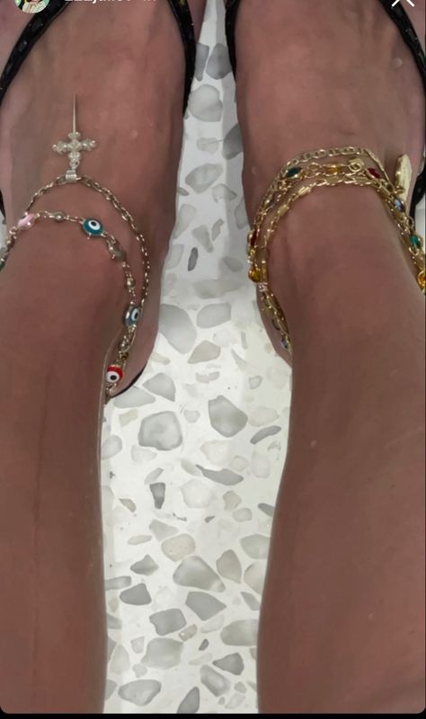 Anklet Aesthetic, Juliet Charlotte, Anklets Gold, Dope Jewelry Accessories, Jewelry Layering, Nail Jewelry, Dope Jewelry, Stacked Jewelry, Jewelry Lookbook