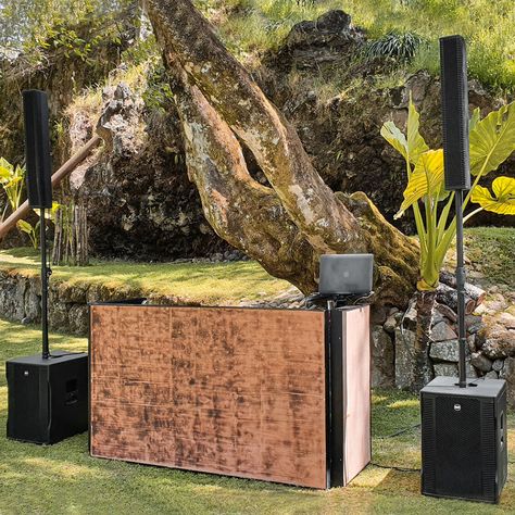 Outdoor Dj Booth, Dj Facade, Wood Speakers, Dj Setup, Dj Set, Dj Booth, Dj Gear, Dj Equipment, Exterior House Colors