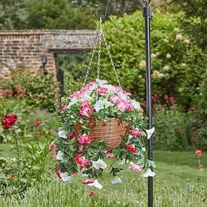 Add a splash of colour to your garden with this faux floral hanging basket☀#flowers #SUMMER #summer #marcopaul #marcopaulinteriors #gardening #brightgardens #gardensetup #flowers #summertime #sunshineready #summertime2024 #gardenlover #homeideas #chillout #homeinspo #gardeningismytherapy #gardentips #gardenmile #colour #colours #flowers🌸 #flowers Artificial Hanging Baskets, Solar Powered Lanterns, Artificial Topiary, Garden Basket, Hanging Flower Baskets, Smart Garden, Garden Lanterns, Flower Display, Hanging Basket