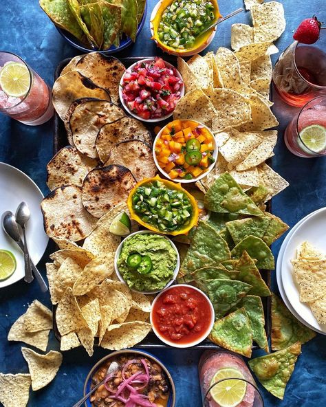 Chips Salsa Bar, Guac And Chips Aesthetic, Chips And Salsa Board, Chips And Salsa Display, Chips And Salsa Aesthetic, Chips And Salsa Bar, Kiwano Melon, Couples Dinner Party, 27 Birthday