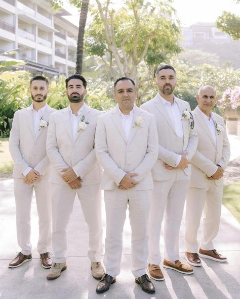 Celebrating the big day with the groomsmen to capture the laughs, jokes, and memories we’ll never forget. The wedding of Prelia & Osman 💍💞 Photographer: @imajgallery Venue: @ritzcarltonbali Decoration: @konsep_sejiwa #GroomSquad #SuitUp #BestMenMoments #SquadGoals #GroomsmenVibes #BigDayEnergy #Baliwedding #Baliweddingorganizer #weddingorganizerbali #weddingorganizer #baliwedding101 #baliweddingguide #baliweddingorganizer #weddingdecoration #weddinginspiration #baliweddingplanner #bal... Wedding Groomsmen, Bali Wedding, Wedding Organization, Squad Goals, Suit Up, Wedding Guide, Never Forget, Future Wedding, Big Day