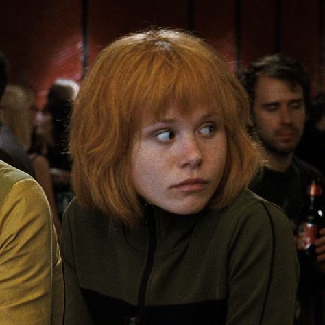 Alison Pill - Kim Pine Kim Pine Scott Pilgrim Movie, Scott Pilgrim Cast, Sick Movie, Scott Pilgrim Movie, Kim Pine, Alison Pill, Minimal Hair, Scott Pilgrim Vs The World, Scott Pilgrim Comic