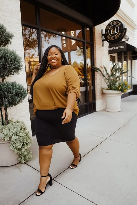 Today's blog post is a round up of plus size fall outfit ideas. Click the link to check out the different styling options this fall. #plussizefalloutfits #plussizefashion #falloutfits #falloutfitideas #plussizeoutfitideas Comfortable Fall Outfits, Casual Plus Size Outfits, Engagement Photo Outfits Fall, Sweater Outfits Fall, Plus Size Fall Fashion, Plus Size Fall, Plus Size Fall Outfit, Plus Size Brands, Chambray Top