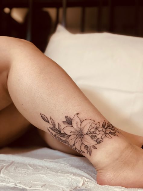 Feet Tattoo Ideas, Tattoo Ideas Foot, Foot Tattoo Designs, Ankle Foot Tattoo, Cute Foot Tattoos, Tattoo Foot, Ankle Tattoos For Women, Ankle Tattoos, Anklet Tattoos