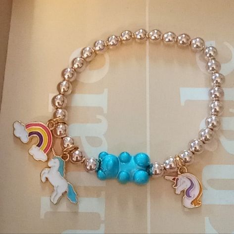 Adorable And Sweet! Made Up Of Rose Gold Beads And A Gummy Bear Bead With Unicorn And Rainbow Charms. Will Fit A 7 Inch Wrist. Unicorn And Rainbow, Felted Acorns, Flower Girl Bracelets, Unicorn Charm, Angel Earrings, Kids Accessories Jewelry, Rose Gold Beads, Purple Jade, Kids Earrings