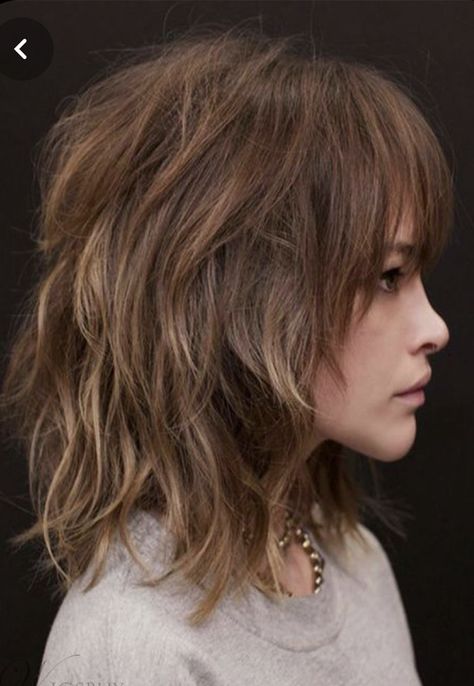 Medium Layered Hairstyles, Wavy Shag, Shoulder Length Straight Hair, Layered Haircuts For Medium Hair, Medium Layered Hair, Medium Layered, Layered Hairstyles, Shoulder Hair, Haircuts For Wavy Hair