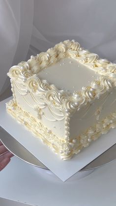 Wedding Sheet Cakes, Bolo Vintage, Rectangle Cake, Travel Cake, Square Wedding Cakes, Buttercream Cake Decorating, Dream Wedding Cake, Simple Cake Designs, Beautiful Birthday Cakes