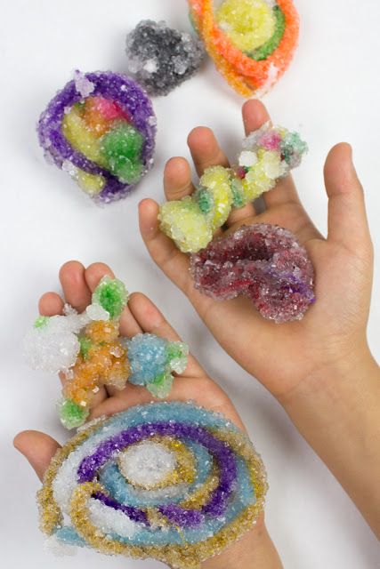 how to make borax crystals grow on pipe cleaners to create art sculptures Pipe Cleaner Crafts For Kids, Stripey Socks, Grow Your Own Crystals, Craft Pipe Cleaner, Borax Crystals, Brain Craft, Snow Crafts, Growing Crystals, Heart Bubbles