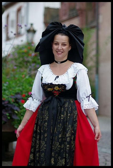 Alsace French Traditional Dress, Traditional French Clothing, French Costume, Amazon Online Shopping, Costumes Around The World, National Clothes, French Outfit, Amazon Shop, National Dress