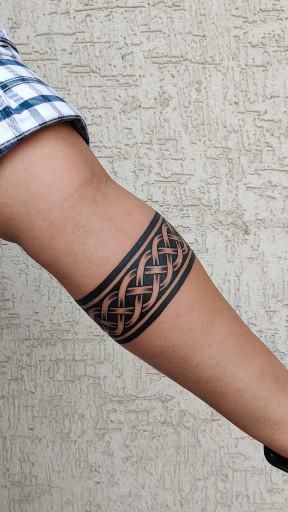 Tatoos Men Bands, Celtic Arm Band Tattoos For Men, Man Band Tattoo, Celtic Bicep Tattoo Men, Arm Band Tattoo For Women Unique, Best Band Tattoos For Men, Mens Armband Tattoos, Nordic Band Tattoo, Celtic Band Tattoo For Men