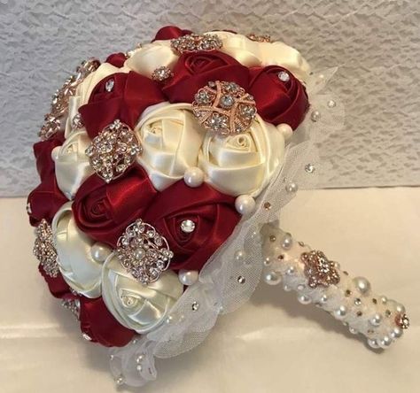 Red Quince Theme, Satin Ribbon Bouquet, Red Quinceanera Ideas, Quinceanera Bouquet, Roses Bouquet Gift, Quince Themes, Quinceanera Themes Dresses, Red Quince, Quinceanera Planning