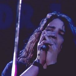 GIF Chris Cornell Singing Holding the mic Late 1980's Chris Cornell 90s Gif, Chris Cornell Gif, Chris Cornell Pfp, Sound Garden, Feeling Minnesota, Temple Of The Dog, Grunge Guys, Grunge Band, Smiling Man