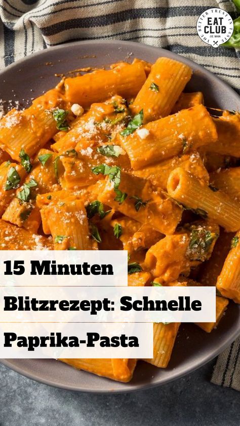 Schneller fertig, als man Paprikaschote sagen kann: Für unsere schnelle Paprikapasta braucht man gerade einmal 15 Minuten Zubereitungszeit. Paprika Pasta, Summer Recipes Dinner, Easy Pasta Recipes, Time To Eat, Noodle Dishes, Easy Pasta, Clean Recipes, Summer Recipes, Pasta Recipes