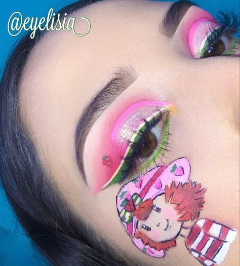 Strawberry Shortcake Makeup, Strawberry Shortcake Costume, Strawberry Costume, Cartoon Makeup, Beyond Wonderland, Strawberry Art, Bold Eye Makeup, Amazing Halloween Makeup, Bold Eyes