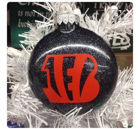 Bengals Crafts, Steelers Decor, Vinyl Ornaments, Cricut Ornaments, Football Family, Sports Pics, Bengals Football, Disney Christmas Ornaments, Etsy Ideas