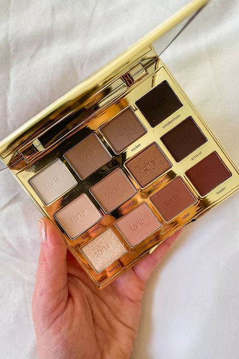 Huda beauty eyeshadow palette