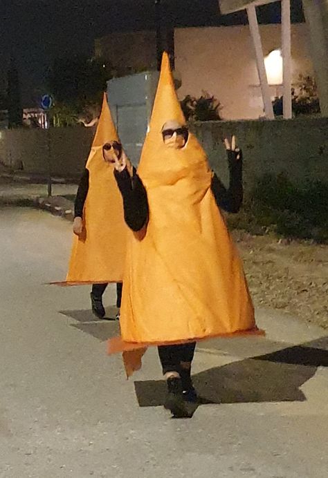 Silly Duo Halloween Costumes, Sweatpants Halloween Costumes, Cringe Halloween Costumes, Funny Costumes Duo, Funny Homemade Halloween Costumes, Duo Costumes Funny, Funny Duo Costumes, Traffic Cone Costume, Hollowed Costumes