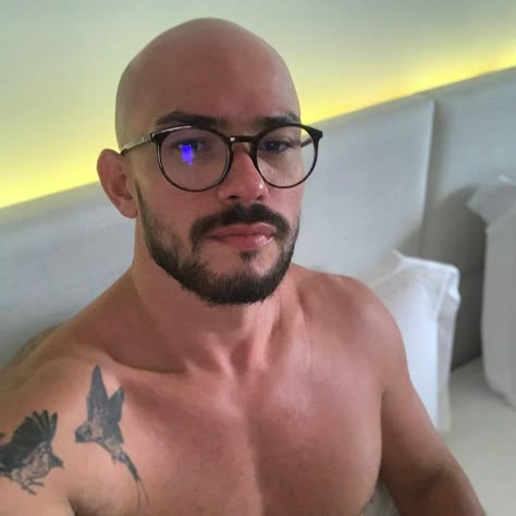 philuc on Instagram: “Bald n glasses @alinocavalcante thanks ! #baldbychoice #mybaldlife #shaving #menshooting #bald #careca #rasé #chauve #cleancut #cleanshave…” Bald Glasses Men, Bald With Glasses, Bald Women With Glasses, Bald Men Aesthetic, Bald Men With Glasses, Bald Boy Aesthetic, Bald Aesthetic, Handsome Bald Men, Bald Man Style