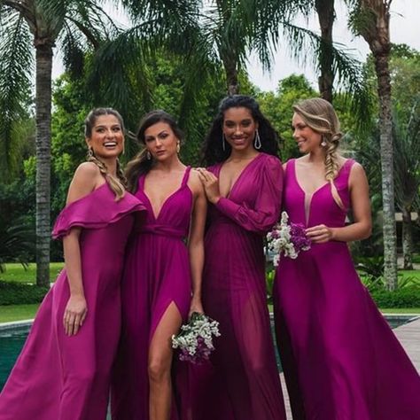 Ideas de looks monocolor para los vestidos de las damas de honor en una boda de primavera : Fiancee Bodas Fuschia Wedding Bridesmaid Dress, Vestidos Color Uva, Color Bugambilia, Magenta Bridesmaid Dresses, Fuschia Bridesmaid Dresses, Orchid Bridesmaid Dresses, Magenta Wedding, Rose Fushia, Sheer Wedding Dress