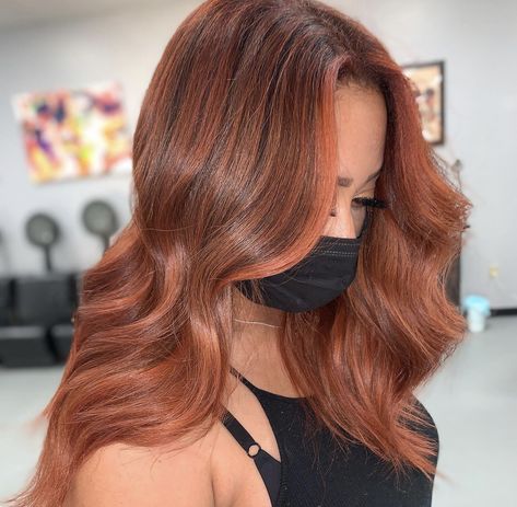 Different Highlights For Hair, Black Hair With Ginger Highlights, Cinammon Hair Colour, Cognac Hair Color, Brown Ginger Hair Black Women, Ginger Highlights In Black Hair, Copper Hair Dark Roots, Dark Strawberry Blonde Hair Light Auburn, Ginger Hair On Latina