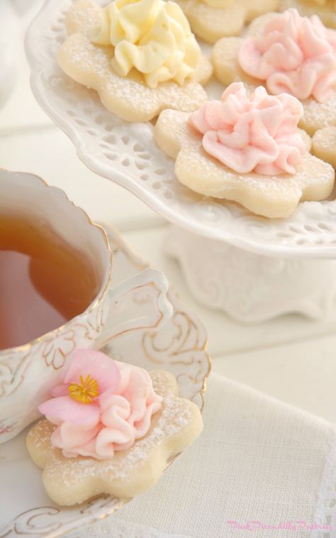 Lemon Meltaway Cookies, Lemon Meltaways, Tea Party Cookies, Meltaway Cookies, Tea Party Food, Tea Cookies, Pretty Cookies, A Cup Of Tea, Lemon Recipes