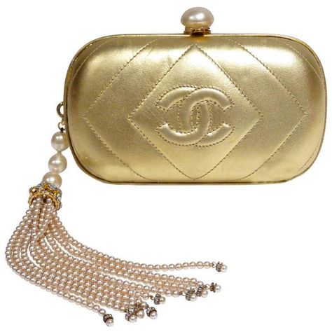 Preowned 1980s Gold Chanel Clutch With Pearl Tassel (£2,245) ❤ liked on Polyvore featuring bags, handbags, clutches, chanel, brown, brown handbags, white purse, tassel purse, pre owned handbags and chanel handbags Purses Handbag, Gold Clutch Bag, Chanel Clutch, Metallic Handbags, Tassel Purse, Gold Clutch, Gold Chanel, Metallic Purse, Pearl Bag