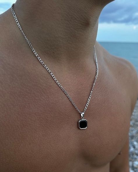 Men's Jewelry Necklace, Guys Jewelry Necklaces, Men Necklace Pendant, Men Necklace Aesthetic, Silver Necklaces Men, Guys Necklaces, Guy Necklaces, Men Necklace Silver, Male Necklace