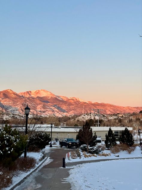 College In The Mountains, Boulder Colorado College, Colorado Astethic, Colorado Lifestyle, Colorado Springs Aesthetic, Colorado Aesthetic, Colorado College, Spring Break College, Colorado Girl