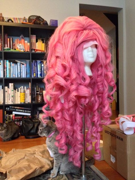 Rose Quartz wig progress Rose Quartz Cosplay, Steven Universe Costume, Pinkie Pie Cosplay, Ideas Disfraz, Rose Cosplay, Steven Universe Cosplay, Fitness Shirts, Curly Short, Custom Monster High Dolls