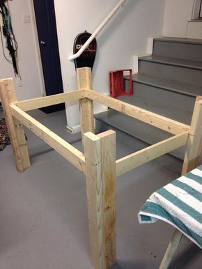 Diy Elevated Dog Bed, Dog Bunk Beds, Wood Dog Bed, Raised Dog Beds, Wooden Dog Bed, Pallet Dog Beds, Dog Window, Diy Dog Kennel, Elevated Dog Bed