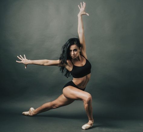 Advanced Dance Poses, Jazz Dance Pictures, Dance Poses For Pictures Hip Hop, Dance Choreography Poses, Dance Photography Poses Simple Jazz, Floor Dance Poses, Sassy Jazz Dance Poses, Dance Photoshoot Ideas Creative, Dance Shoot Poses