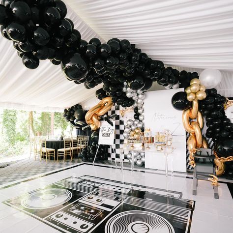 Luxury Event Design & Decor shared a post on Instagram: “To all the ladies in the place with style and grace, help us find notorious big Z 💋•••Theme: Biggie 💰 Planning, Design and Decor: @luxaffairs Tent: @elitetentsbc Florals: @folk_and_faerieDessert: @mannandcobakeshopCake: @sweetavenuebakery Signage: @kitekreationss Vinyl @zabarstudio White bounce house @inflationsenblanc Photography: @hongphotography Light up letters: @buletters •••#decorinspo #floralinspiration #partydecorations #partydec Paid In Full Theme Party, Rnb Party Decorations, Notorious Big One Birthday Table Centerpieces, Snoop Dog Party Theme, Rapper Themed Birthday Party, Notorious Big One Birthday Decorations, Hip Hop Theme Party Ideas, Notorious Big One Birthday, Notorious One Birthday Party