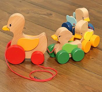 Lucky Ducky, Diy Kids Room Decor, Duck Family, Wooden Educational Toys, Pull Along Toys, Rainbow Toy, Wooden Toys Plans, Kids Rooms Diy, Traditional Toys